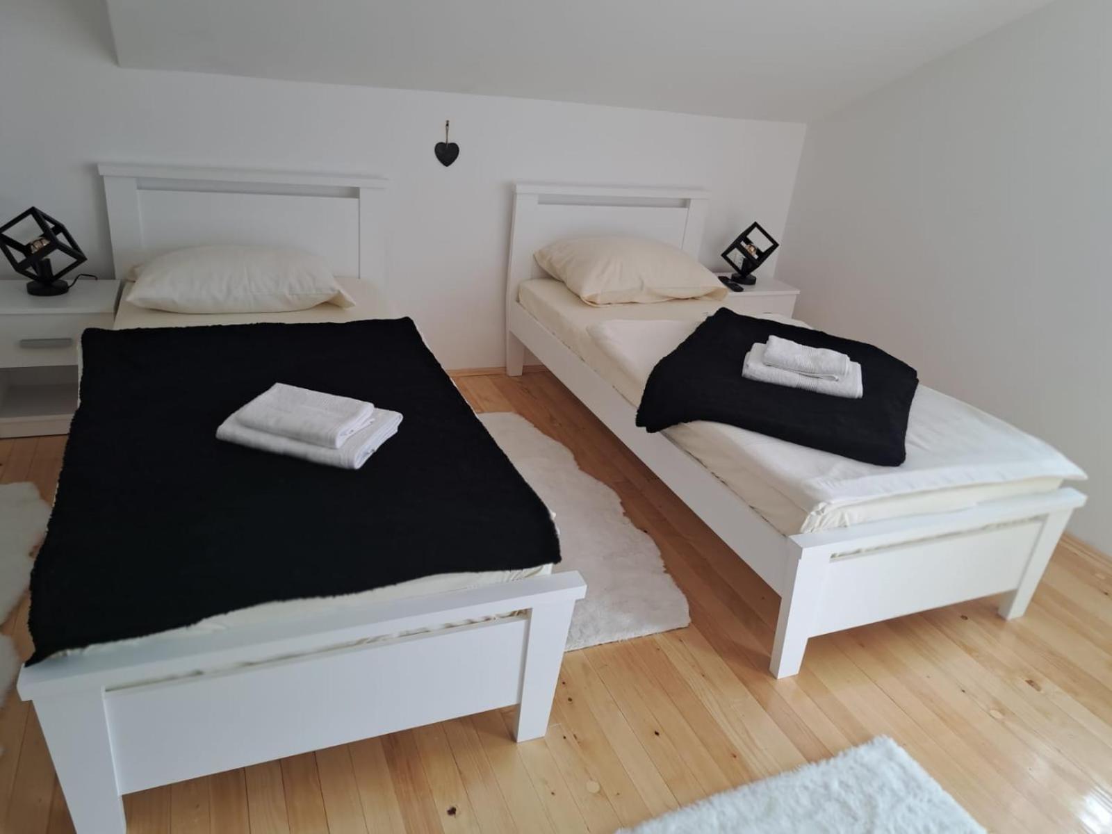 Bed and Breakfast Sobe Zizi Jajce Zewnętrze zdjęcie
