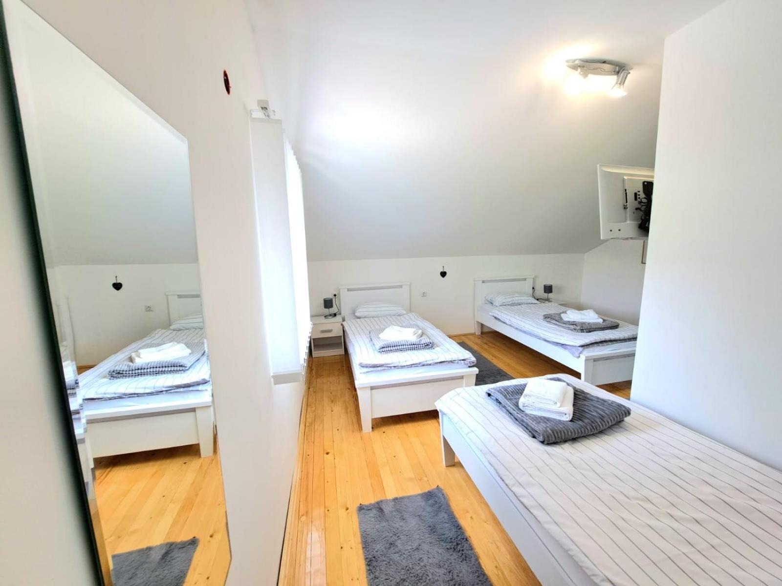 Bed and Breakfast Sobe Zizi Jajce Zewnętrze zdjęcie